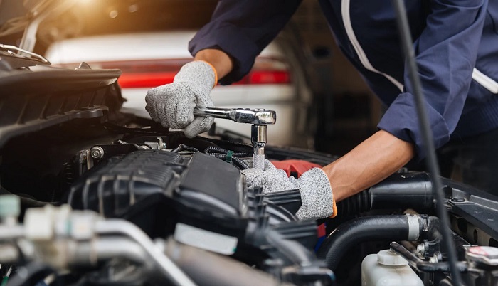 Car engine repair: rules and tips, advantages of turning to professionals